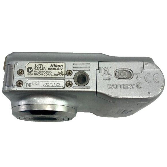 Nikon Coolpix L4 Compact Digital Camera 4.0MP Silver 3x Zoom Parts or Repair - Picture 6 of 6